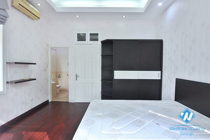 A beautiful house with lake view for rent in Tay Ho, Ha Noi